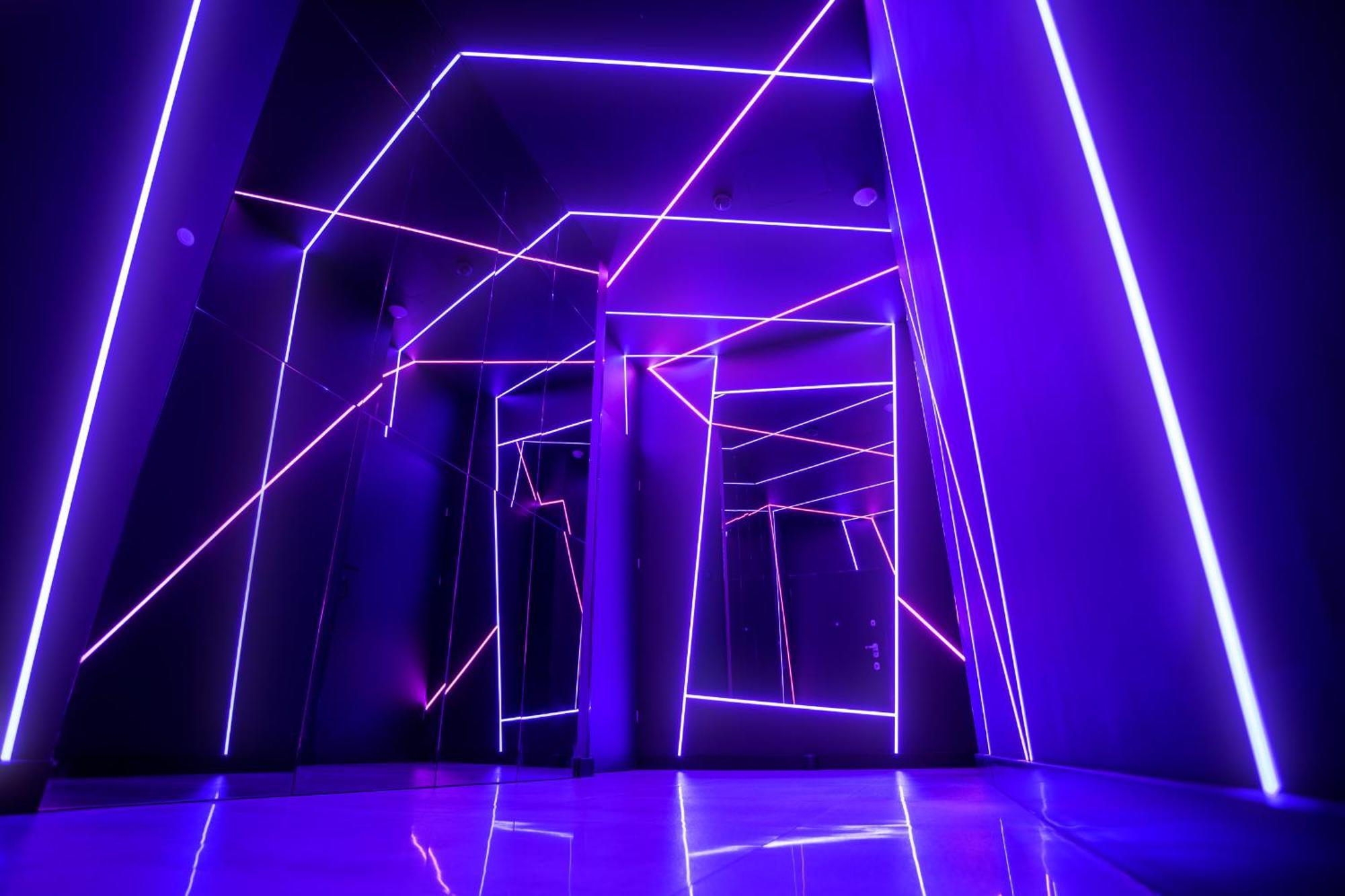 30Th+ Floor Apartments In Sky Tower Вроцлав Екстериор снимка